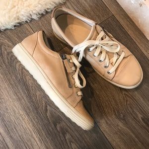 ecco vanilla metallic